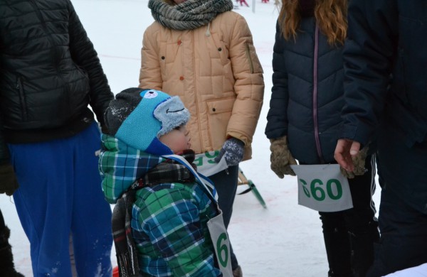 Antroji sniego diena Jonavoje palydėta čiuožynių, rogučių ir šeimų estafečių varžybomis