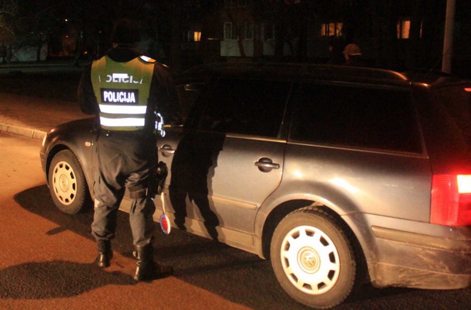 Narkotines medžiagas slėpė bate