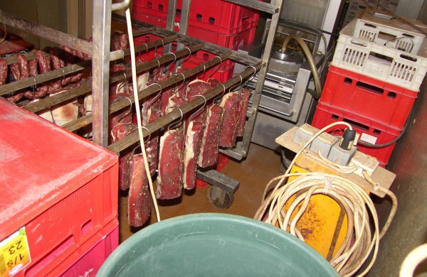 Suduotas rimtas smūgis šešėliniam prekybos mėsa verslui