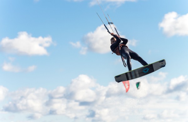 Jėgos aitvarų sporto varžybose Estijoje sėkmė šypsojosi jonaviškiui Danieliui Zapkui 