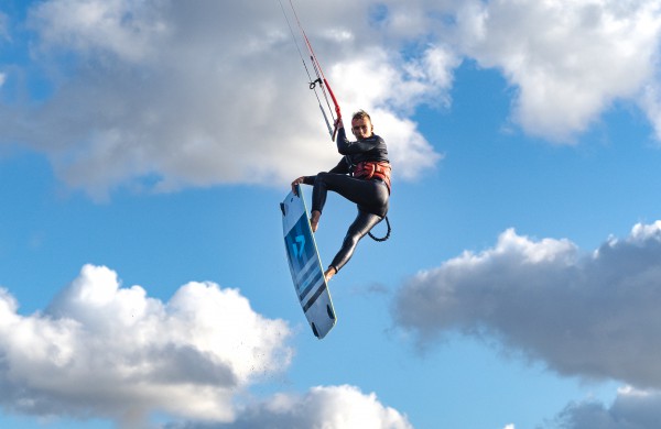 Jėgos aitvarų sporto varžybose Estijoje sėkmė šypsojosi jonaviškiui Danieliui Zapkui 