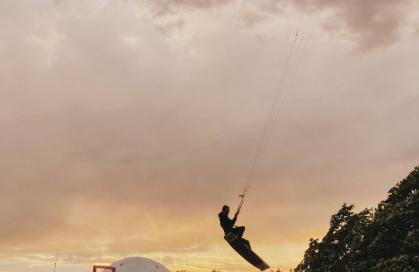 Jėgos aitvarų sporto varžybose Estijoje sėkmė šypsojosi jonaviškiui Danieliui Zapkui 