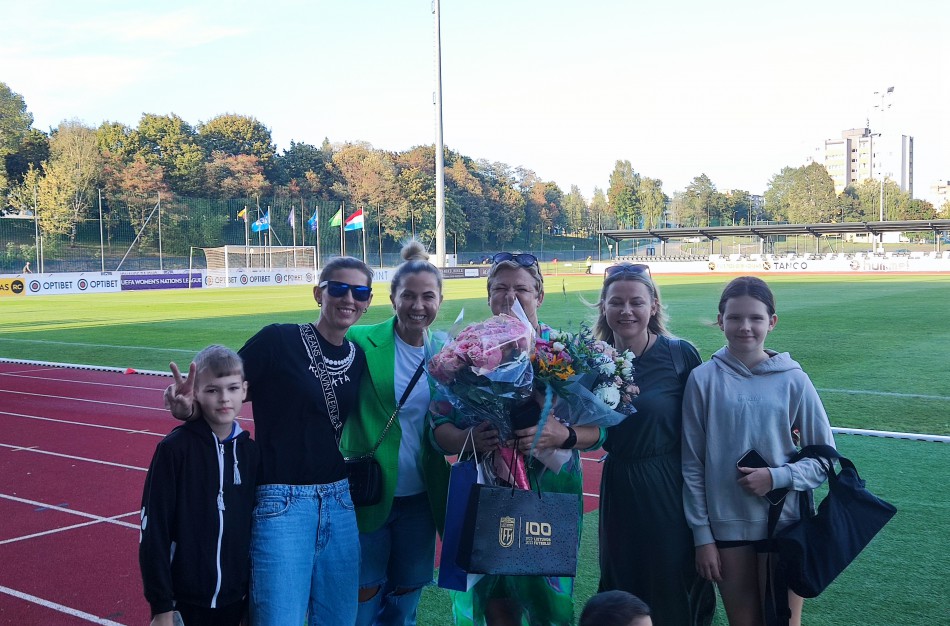 Futbolo trenerei Eglei Kazlauskienei - LFF III laipsnio ordinas