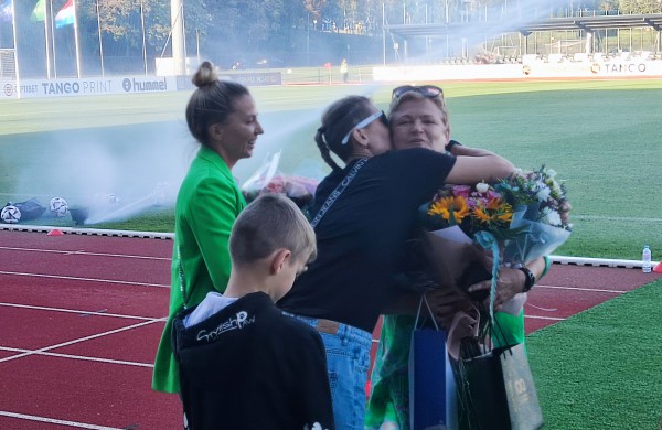 Futbolo trenerei Eglei Kazlauskienei - LFF III laipsnio ordinas