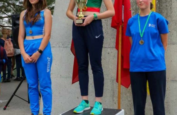 Jaunieji Jonavos lengvaatlečiai du šeštadienius varžėsi sportinio ėjimo varžybose