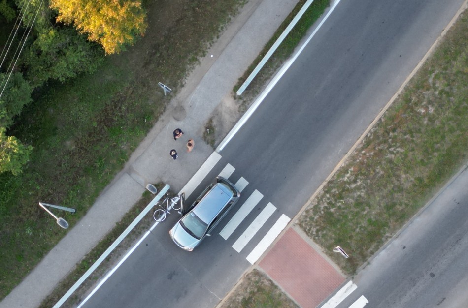 Plento gatvėje kliudytai dviratininkei prireikė medikų pagalbos