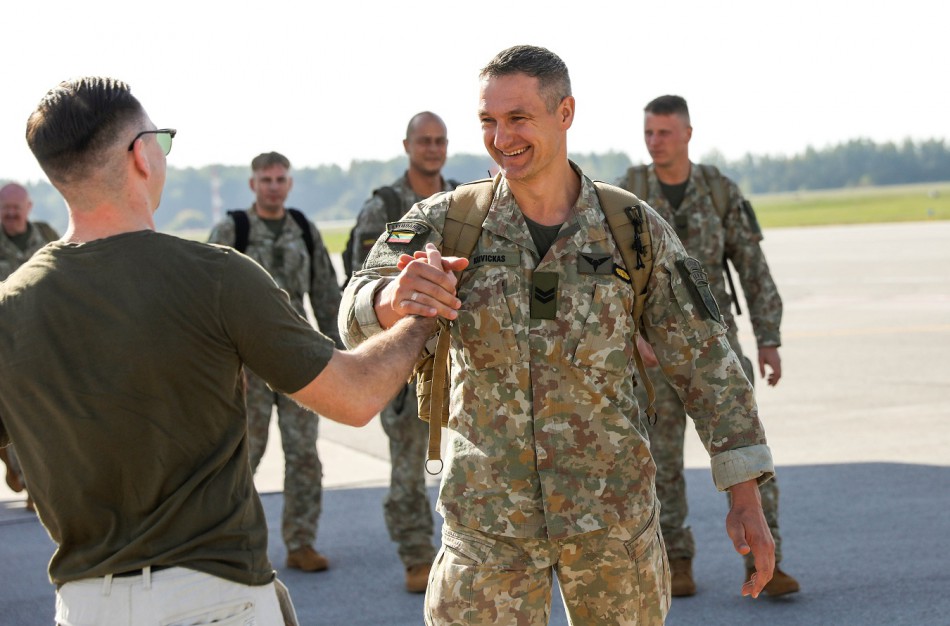 Iš Malio grįžo paskutinė Krašto apsaugos savanorių pajėgų pamaina