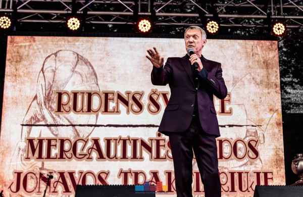 Jonavos traktieriuje šmaikščiai ir smagiai išlydėtas rugsėjis