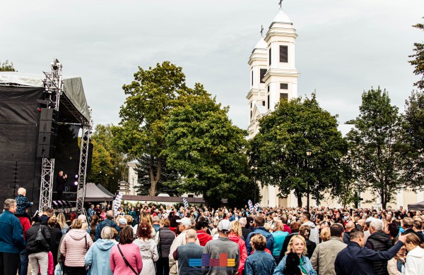 Jonavos traktieriuje šmaikščiai ir smagiai išlydėtas rugsėjis
