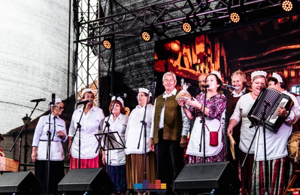 Jonavos traktieriuje šmaikščiai ir smagiai išlydėtas rugsėjis