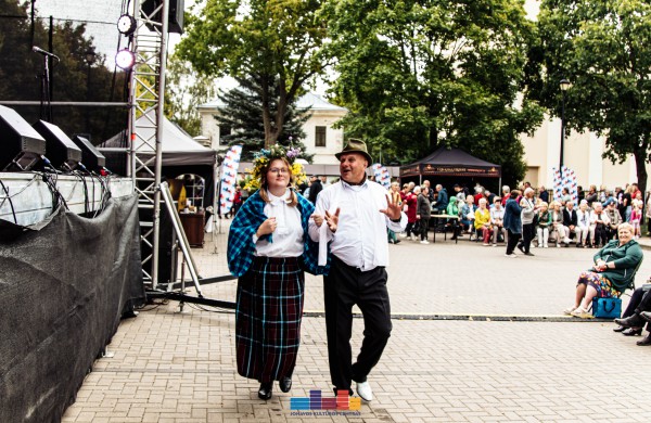 Jonavos traktieriuje šmaikščiai ir smagiai išlydėtas rugsėjis