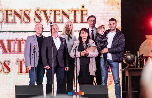 Jonavos traktieriuje šmaikščiai ir smagiai išlydėtas rugsėjis