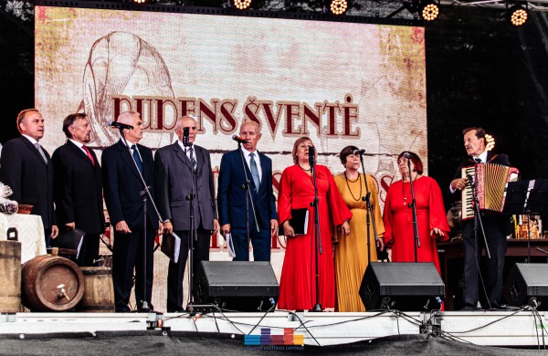 Jonavos traktieriuje šmaikščiai ir smagiai išlydėtas rugsėjis