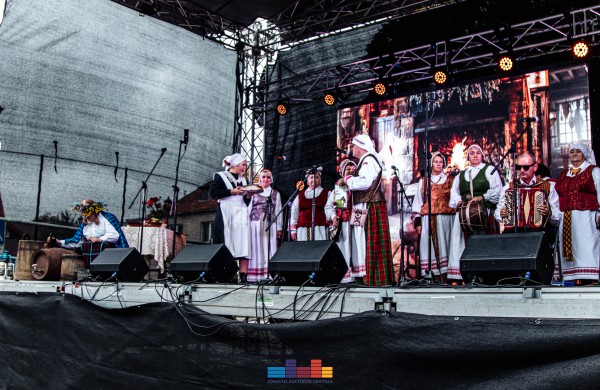 Jonavos traktieriuje šmaikščiai ir smagiai išlydėtas rugsėjis