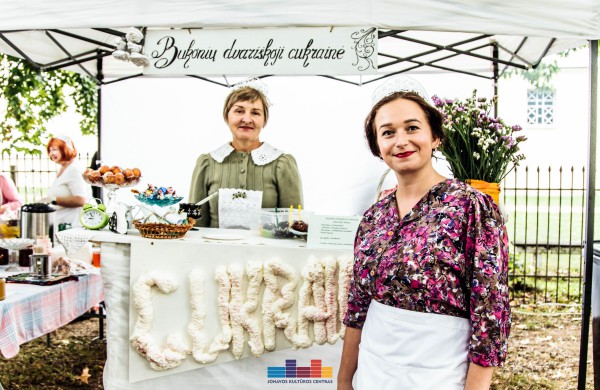 Jonavos traktieriuje šmaikščiai ir smagiai išlydėtas rugsėjis