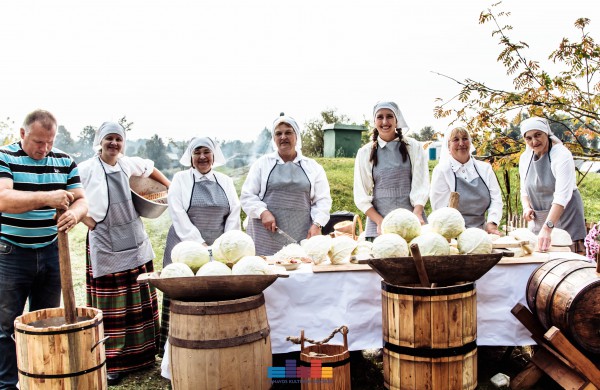 Jonavos traktieriuje šmaikščiai ir smagiai išlydėtas rugsėjis