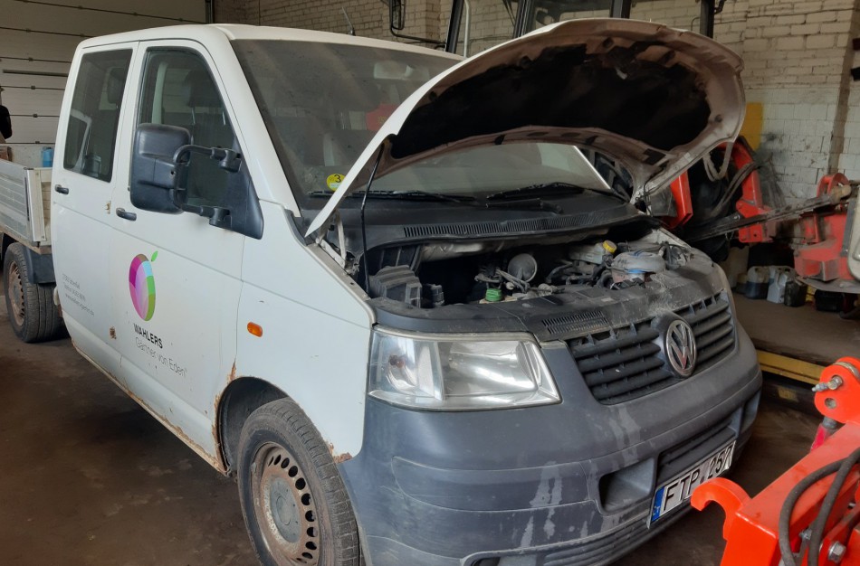 PAKARTOTINIS automobilio VW TRANSPORTER pardavimas viešo aukciono būdu