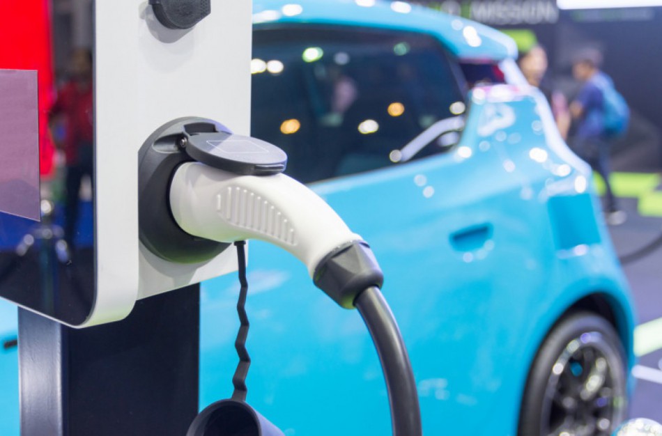 „Google Maps“, „Waze“ ir panašios platformos pradėjo naudoti Lietuvos automobilių kelių direkcijos surinktus duomenis apie elektromobilių įkrovimo stoteles