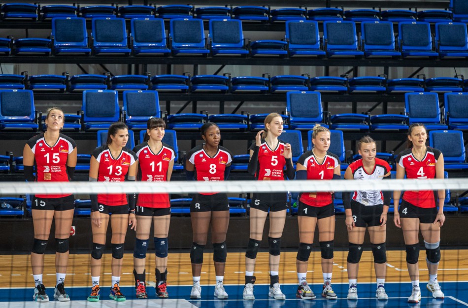 „Kauno-VDU“ ir Jonavos „Aušrinės“ tinklininkės startuoja naujame Baltijos lygos sezone