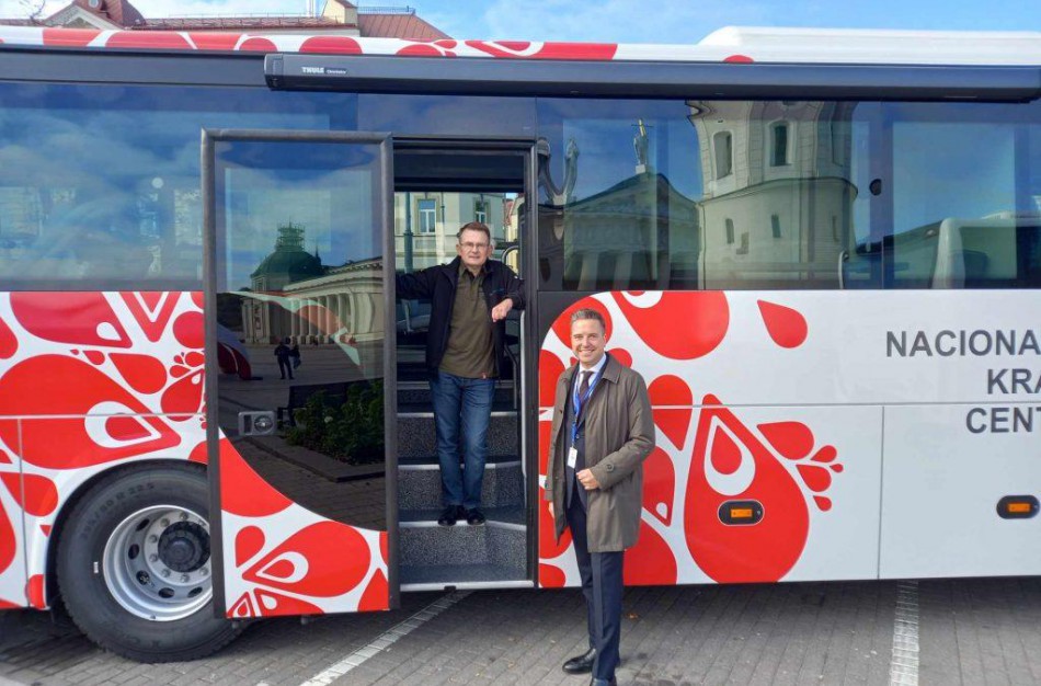 NKC pristatė Lietuvoje nematytą naujovę: į gatves išrieda autobusai, kuriuose bus galima aukoti kraujo