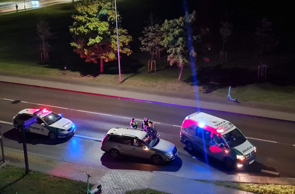 Girtumas „sutrukdė“ vairuotojui Chemikų g. tęsti kelionę