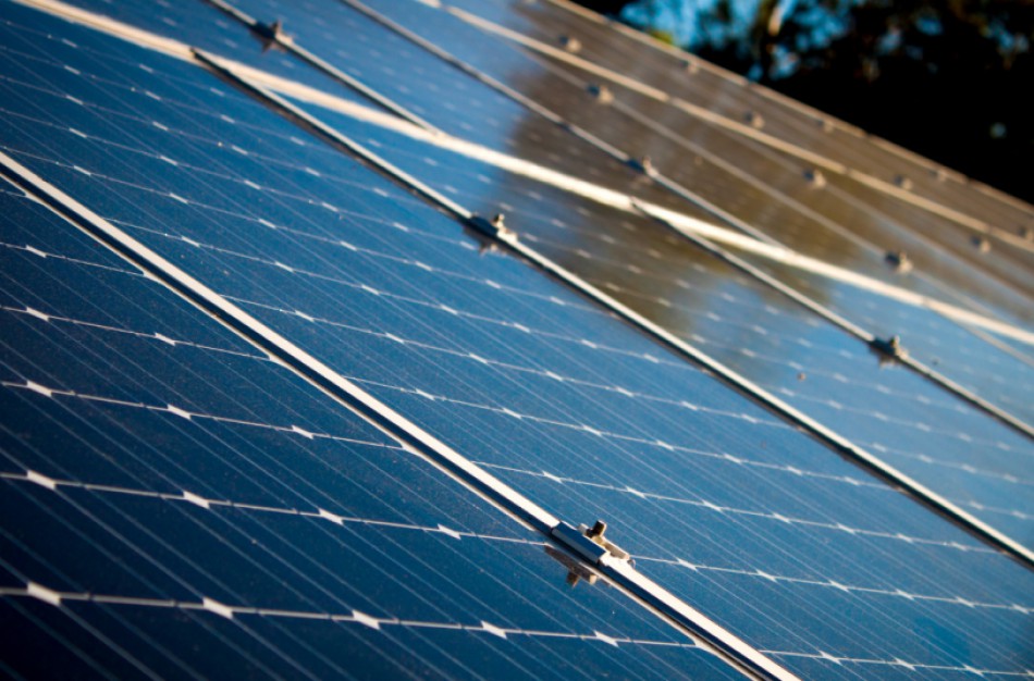 Saulės elektrinių galia Lietuvoje jau viršija 1 GW