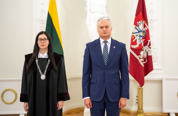 Prisiekė šeši nauji teisėjai: paskirtas naujas Jonavos rūmų teisėjas