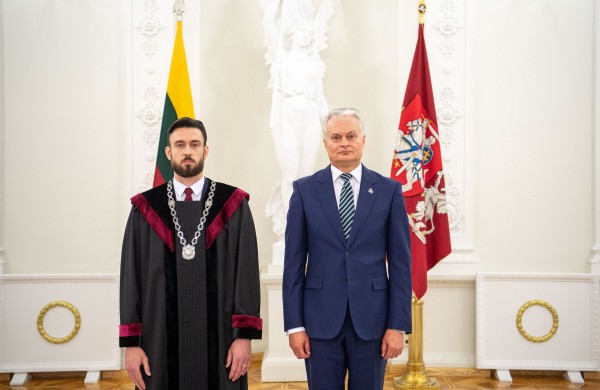 Prisiekė šeši nauji teisėjai: paskirtas naujas Jonavos rūmų teisėjas