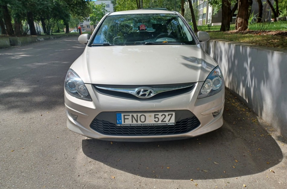 Automobilio HYUNDAI i30 pardavimas viešo aukciono būdu