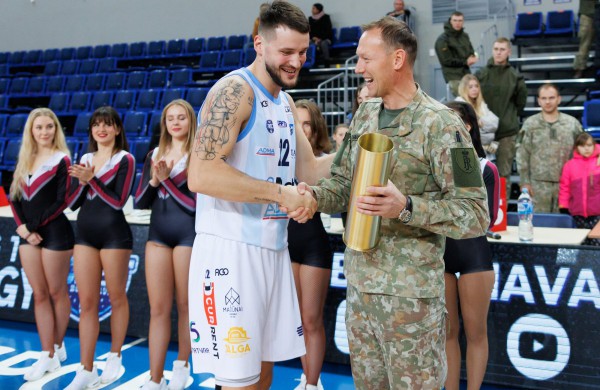 Lietuvos kariuomenės diena paminėta sporto arenoje