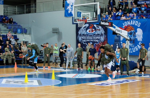 Lietuvos kariuomenės diena paminėta sporto arenoje