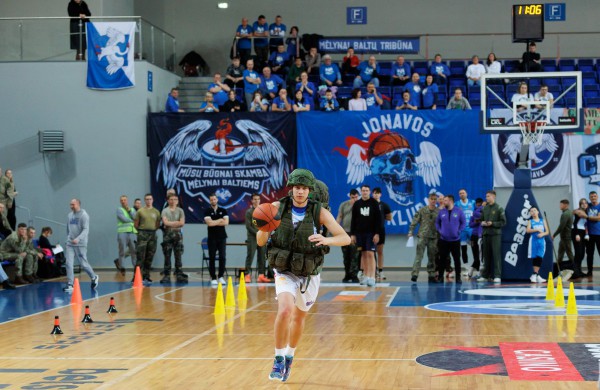 Lietuvos kariuomenės diena paminėta sporto arenoje