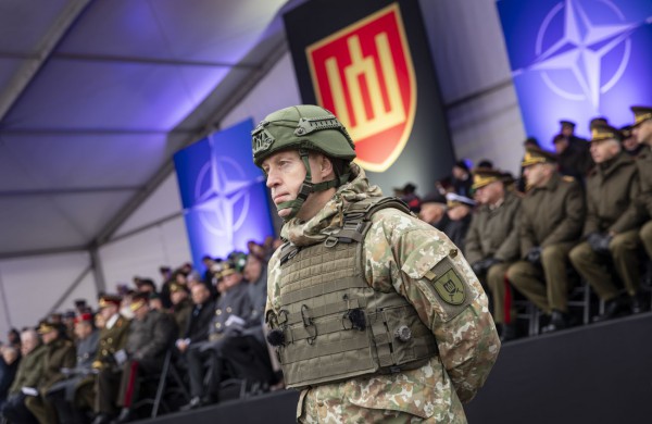 Lietuvos kariuomenės gimtadienis sudrebino Konstitucijos prospektą