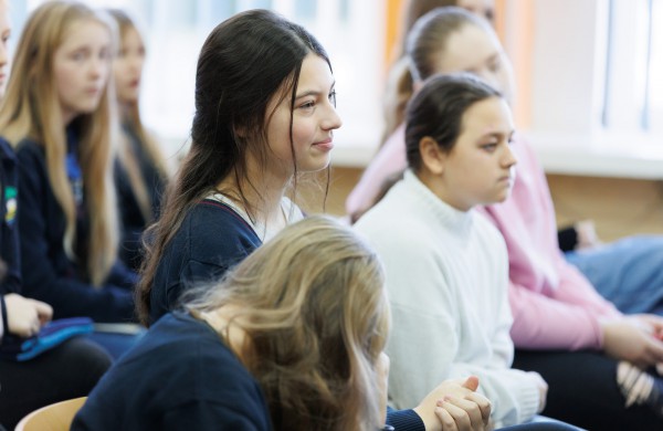 Neries pagrindinėje mokykloje – nauja krepšinio aikštelė