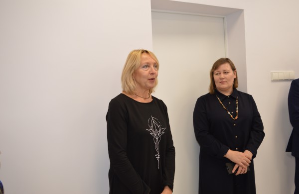 Senamiesčio gimnazijoje — pagal TŪM programą atsinaujinusi biblioteka