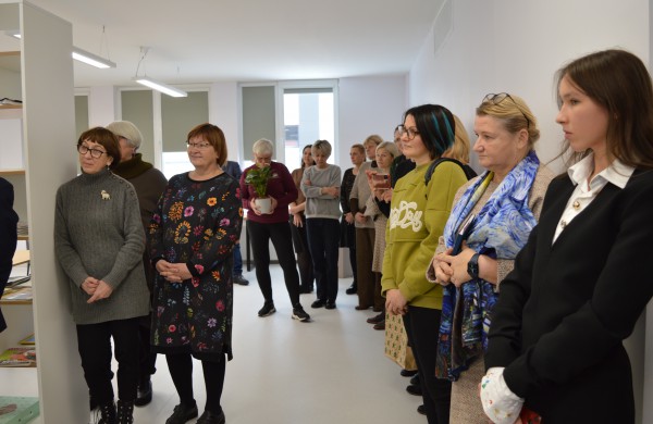 Senamiesčio gimnazijoje — pagal TŪM programą atsinaujinusi biblioteka