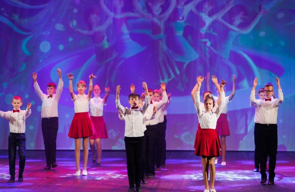 Jonavos „Neries” pagrindinei mokyklai – 25 metai