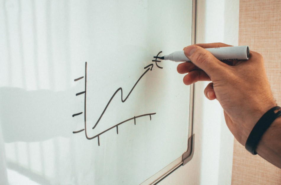 Gydymo įstaigos gaus daugiau lėšų už suteiktas paslaugas, medikai – didesnius atlyginimus