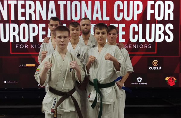Iš karate turnyro - su keliais medaliais
