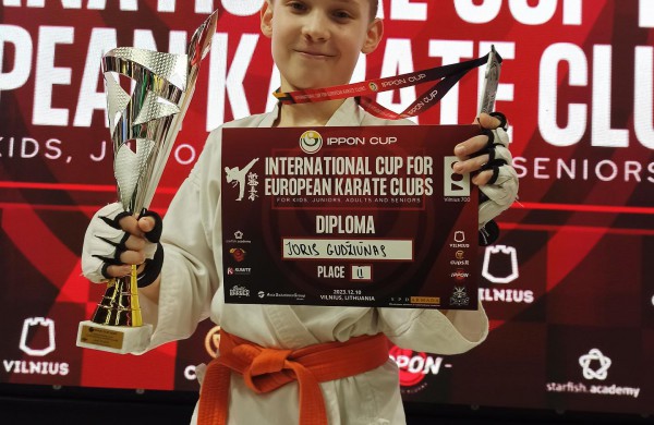 Iš karate turnyro - su keliais medaliais