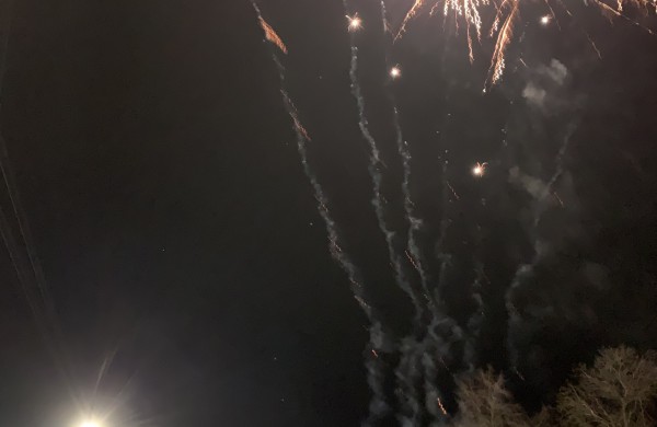 Ručiūnuose įžiebta Kalėdų eglė