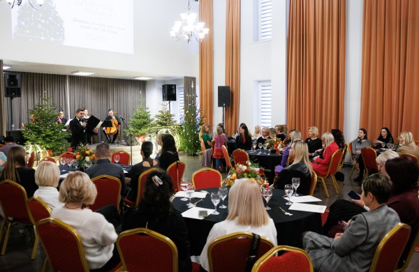 Jonavoje įvyko projekto „Padovanok suknelę“ finalinis renginys