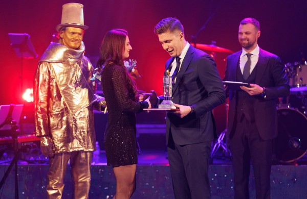 Garbingiausi savivaldybės apdovanojimai – krepšinio klubui ir baseinui