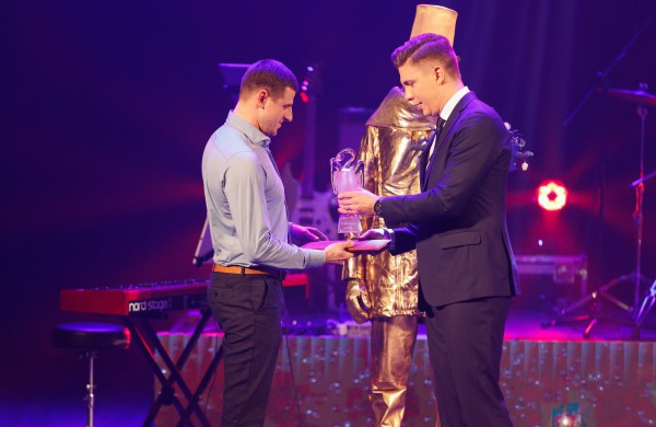 Garbingiausi savivaldybės apdovanojimai – krepšinio klubui ir baseinui