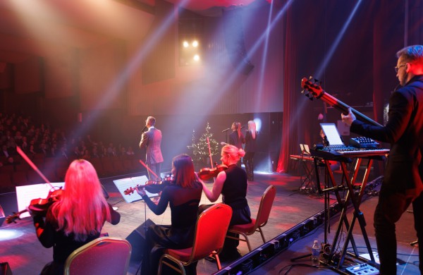 Garbingiausi savivaldybės apdovanojimai – krepšinio klubui ir baseinui