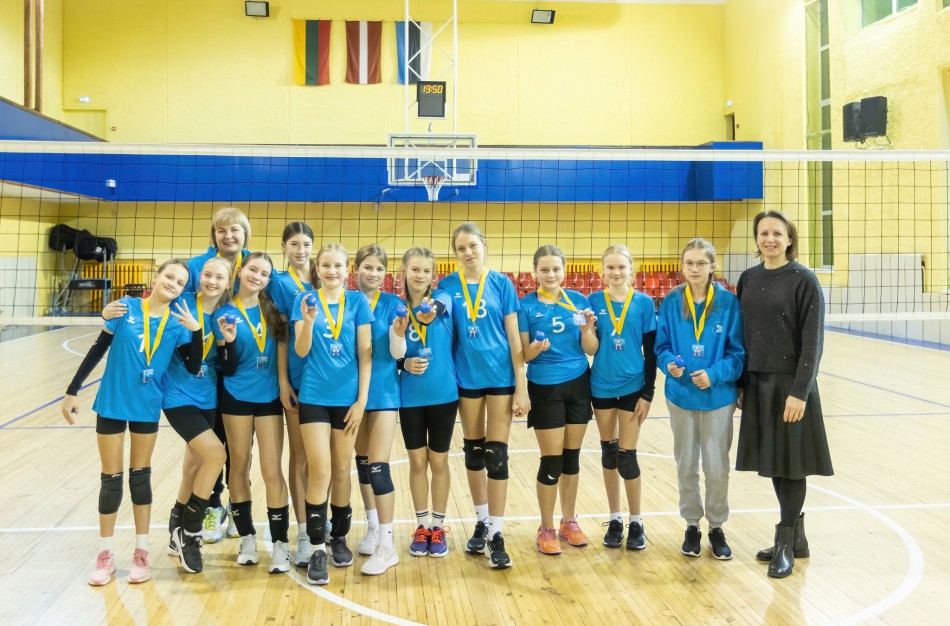 Pasibaigė tarptautinis tinklinio turnyras ,,Kalėdinė taurė 2023"