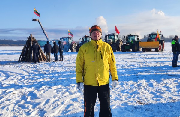Jonavos ūkininkai prisijungė prie visuotinės Lietuvos žemdirbių protesto akcijos  „Vilties laužai“