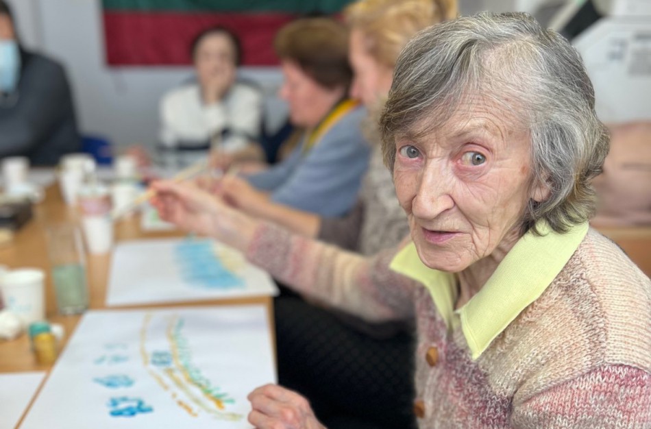 Pagalba senjorams  namuose: socialinių paslaugų specialistai paneigia įsisenėjusius mitus apie senjorų priežiūrą Lietuvoje 