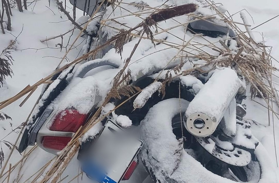 Vagys savo ,,laimikį" pametė laukuose