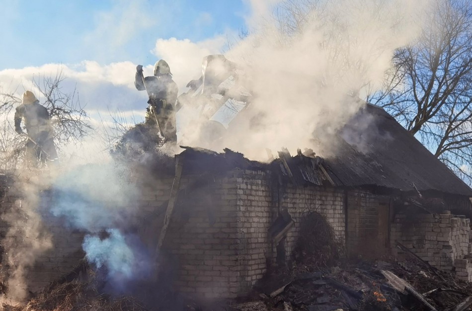 Išaugus gaisrų skaičiui, ugniagesiai gelbėtojai ragina pasirūpinti namų saugumu